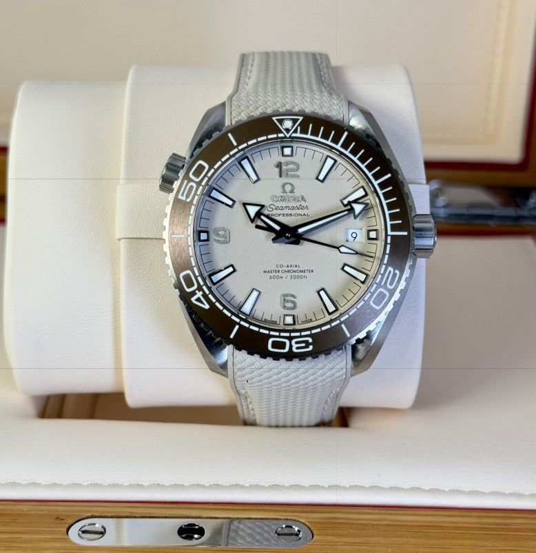 Omega Seamaster Planet Ocean 600M 43,5 mm, Stahl mit Kautschukband 215.32.44.21.09.001