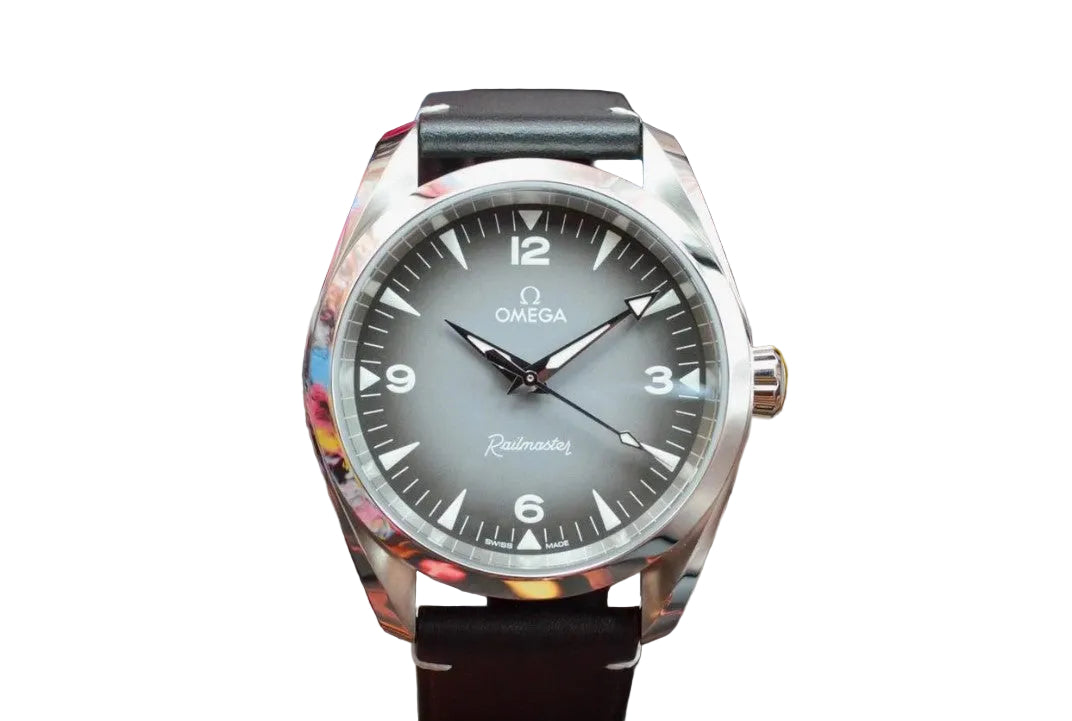 Omega Seamaster Railmaster 38 mm, Stahl mit Lederarmband 23512382006001