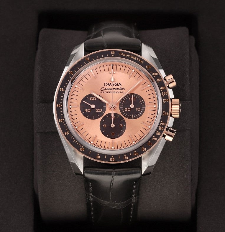 Omega Speedmaster Moonwatch Professional 42 mm, Stahl ‑ Sedna™‑Gold mit Alligator 31023425099001