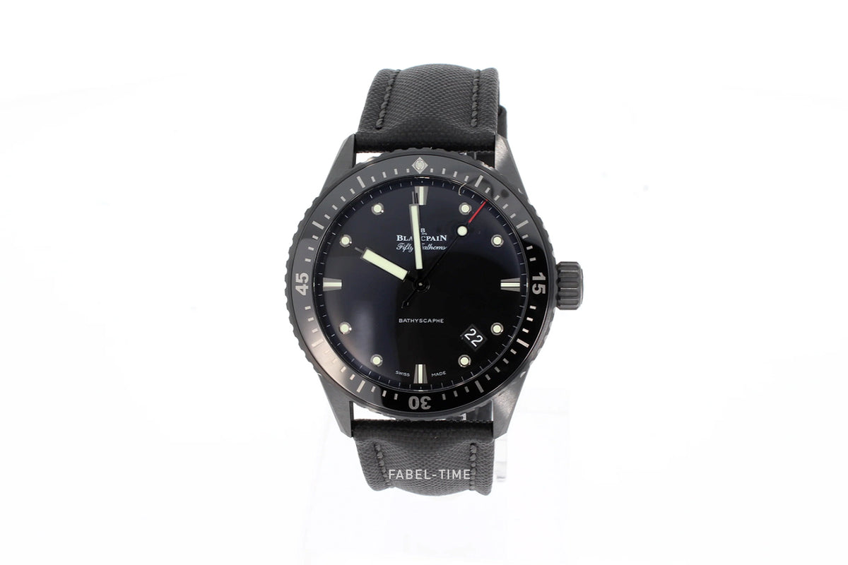 Blancpain Fifty Fathoms Bathyscaphe 5000-0130-B52A schwarz Automatik 43.60 mm Keramik, Armband Segeltuch
