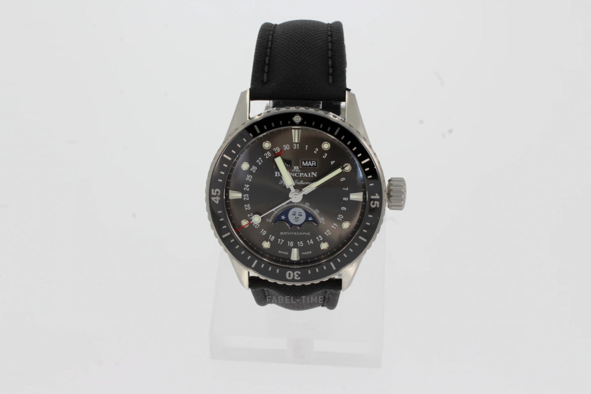 Blancpain Fifty Fathoms BATHYSCAPHE QUANTIÈME COMPLET PHASES DE LUNE 5054-1110-B52a Meteorgrau Automatik 43 mm Stahl, Armband Segeltuch