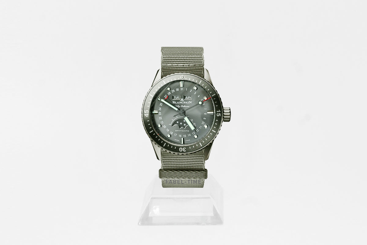 Blancpain Fifty Fathoms Bathyscaphe Quantième Complet Phases 5054 1210 NAGA Anthrazit Automatik 43 mm Titan, NATO Armband