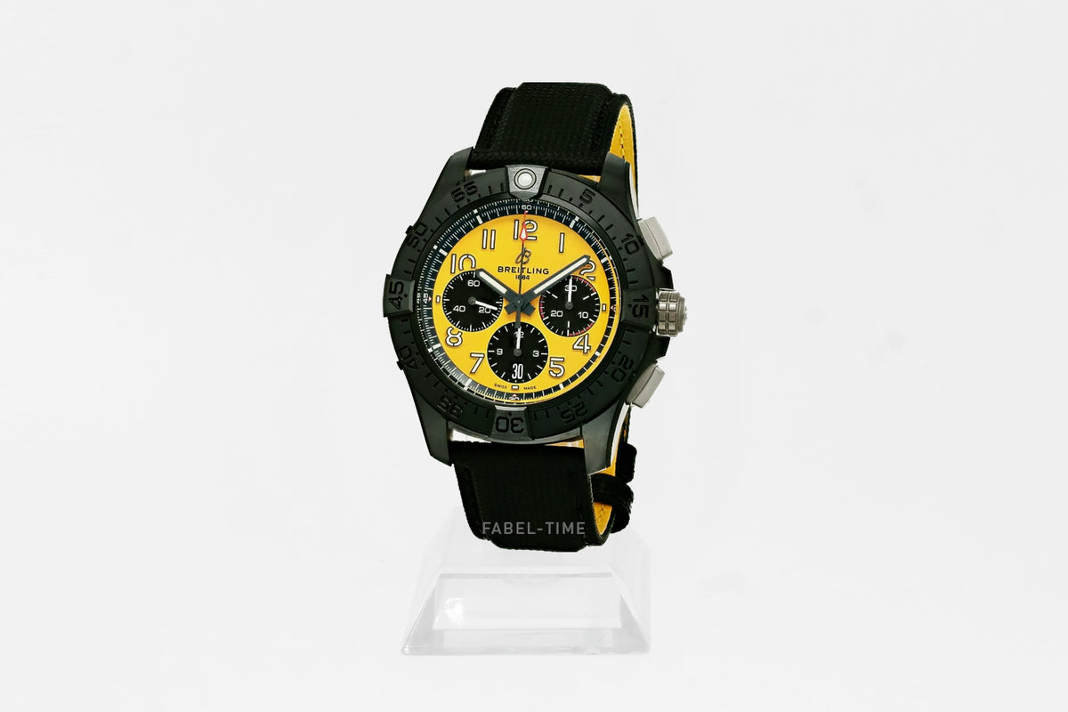 Breitling SB0147101I1X2 Avenger B01 Chronograph 44 Night Mission, Keramik gelb Kalbsleder
