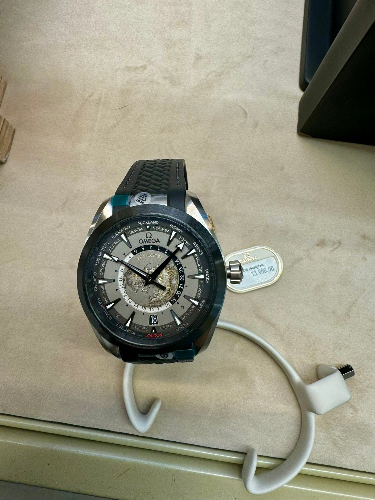 Omega SEAMASTERAQUA TERRA 150 M43 MM, TITAN MIT KAUTSCHUKBAND 22092432299001