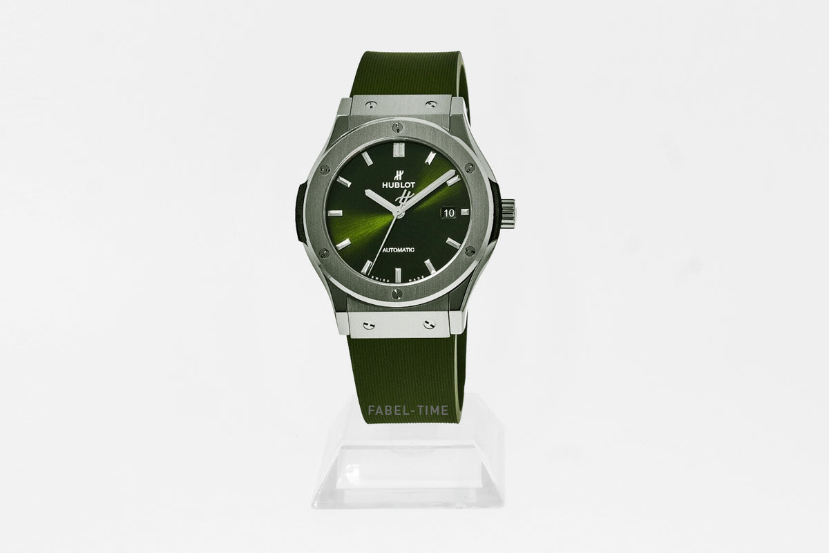 Hublot CLASSIC FUSION TITANIUM GREEN 542.NX.8970.RX Men's Watch Titanium 42mm Automatic Green Rubber