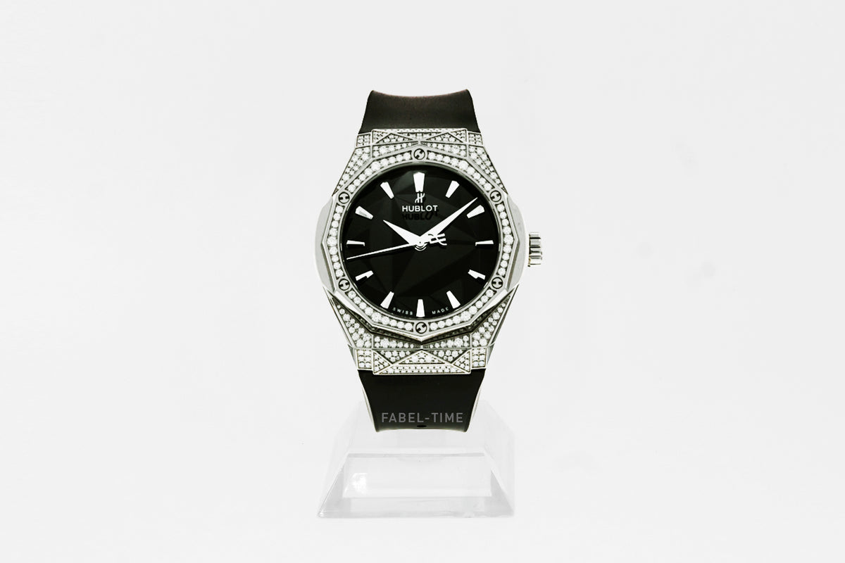 Hublot Classic Fusion Orlinski Pave 40 mm 550.NS.1800.RX.1604.ORL19 automatic movement titanium case with 210 diamonds