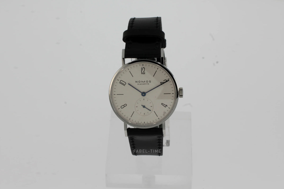 Nomos Tangente 139 Edelstahl 35.0 mm Handaufzug, Saphirglasboden, Horween Genuine Shell Cordovan schwarz