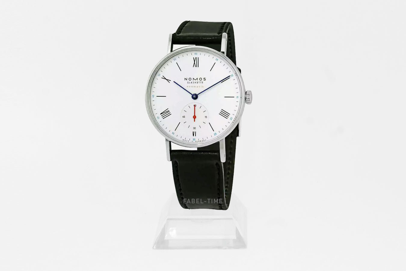 NOMOS Ludwig Neomatik 282 argent avec fond en verre saphir