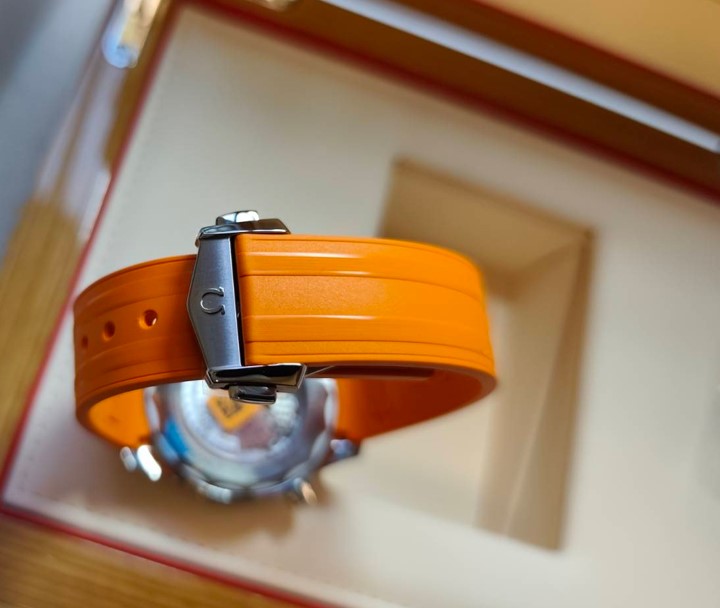 Omega Seamaster Diver 300M 42 mm, Stahl mit Kautschukband 21032422001006