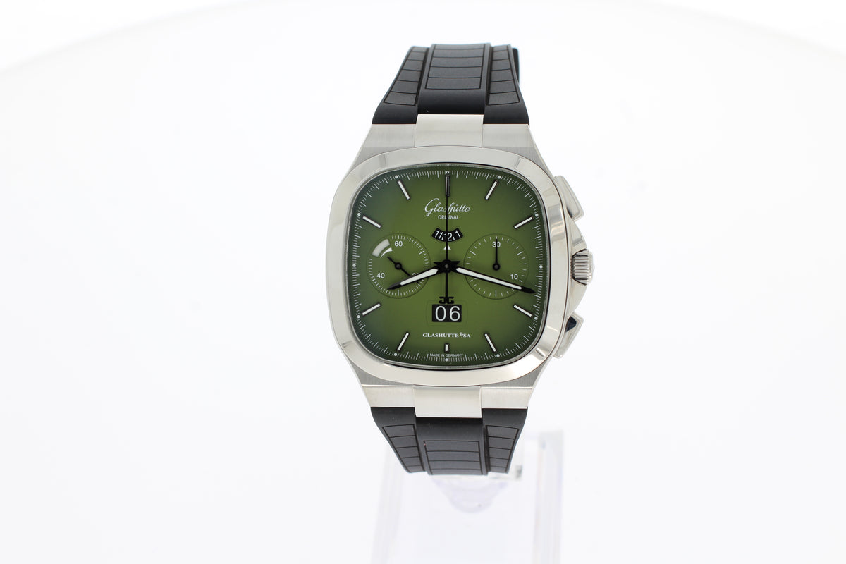 Glashütte Seventies Chronograph Panoramadatum 13702090263 grün 40x40 mit Kautschukarmband, Schwarz