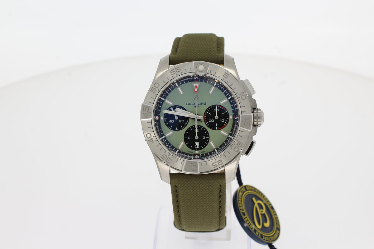 Breitling AB0147101L1X1 Avenger B01 Chronograph 44 Edelstahl, grün Kalbsleder