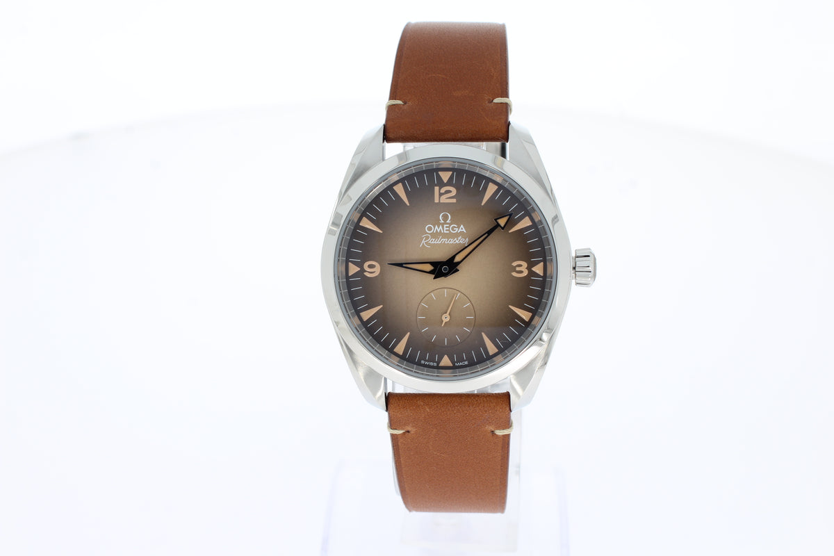 Omega Seamaster Railmaster 38 mm, Stahl mit Lederarmband 23512382013001