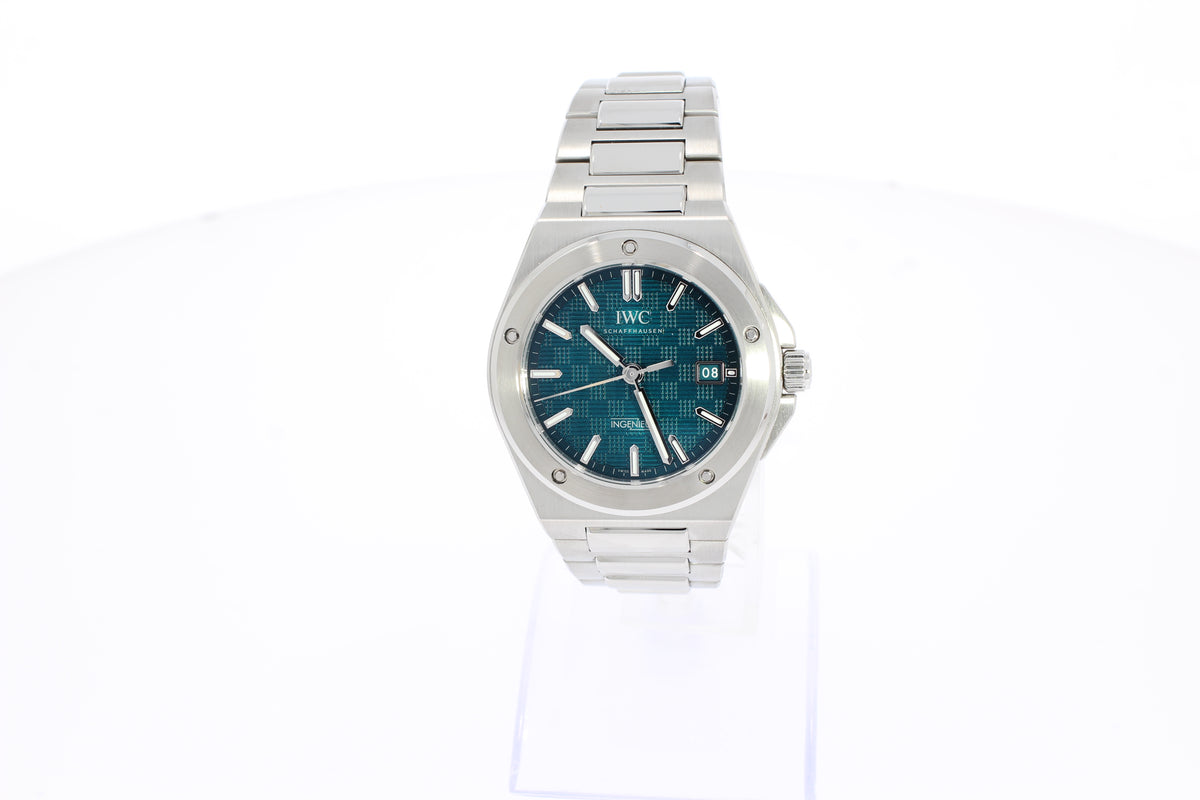 IWC Ingenieur Automatic 40 mm steel IW328903 Water with steel bracelet