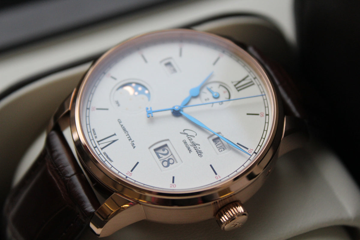 Glashütte Original Senator Excellence Automatik, Rotgold 42 mm, Alligator braun, Ewiger Kalender, Monatsanzeige, Mondphase13602020561 1-36-02-02-05-61