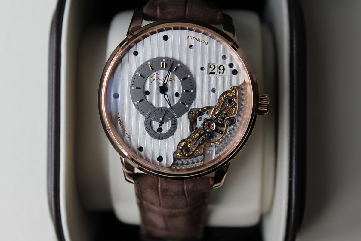 Glashütte Original PanoMaticInverse 42 mm Rotgold Automatik, baun Louisiana-Alligator-Nubuklederband 19102010562 1-91-02-01-05-62 (zuvor 1-91-02-01-05-30)