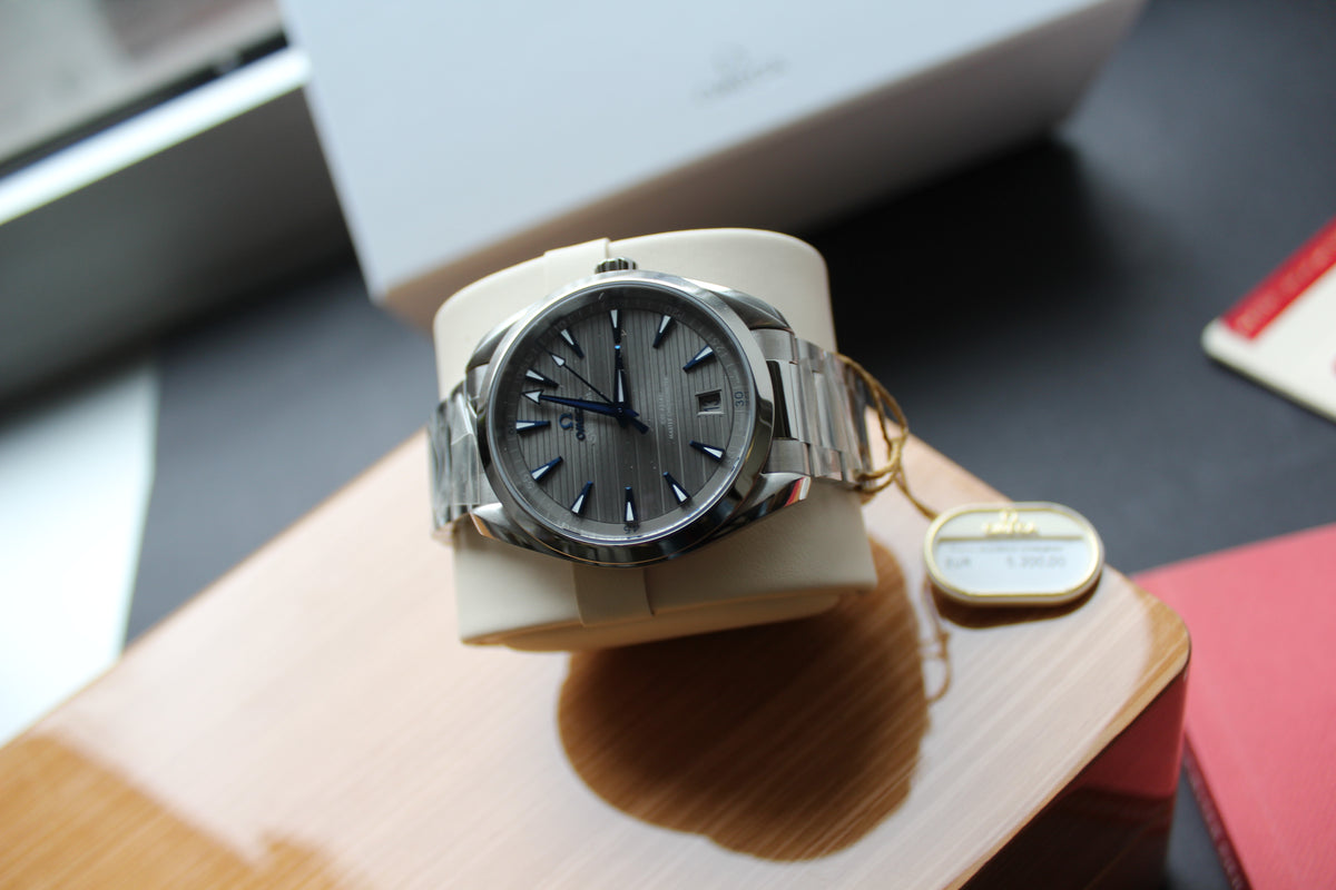 Omega Seamaster Aqua Terra 220.10.41.21.06.001 gray 41mm steel