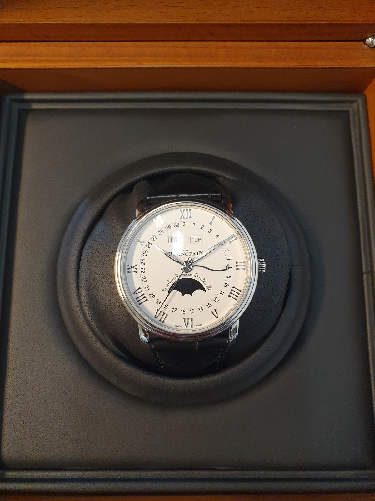Blancpain Villeret Quantième Complet 40mm Stahl mit Alligatorlederband 6654-1127-55B
