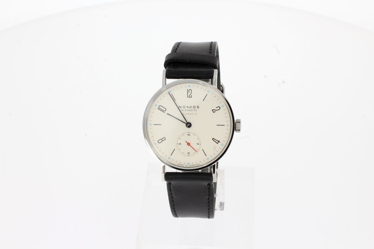 NOMOS Tangente neomatik 175 weiß mit Saphirglasboden
