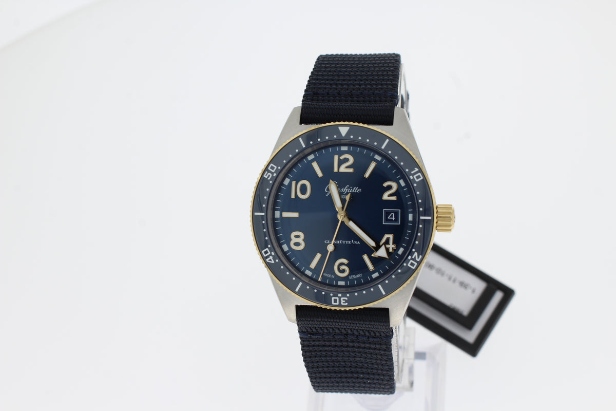 Glashütte Original SeaQ BiColour 1-39-11-10-90-34 blau 39.50mm, Edelstahl/ Gelbgold, Automatikwerk, Synthetik blau