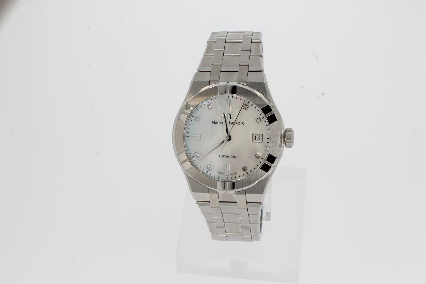 Maurice Lacroix Aikon AI6006-SS002-170-1 nacre, acier inoxydable, bracelet 35 mm, double boucle déployante en acier inoxydable, automatique, ML 115, rubis 26, échappement. 38h, 28 800 /h verre saphir, 200m
