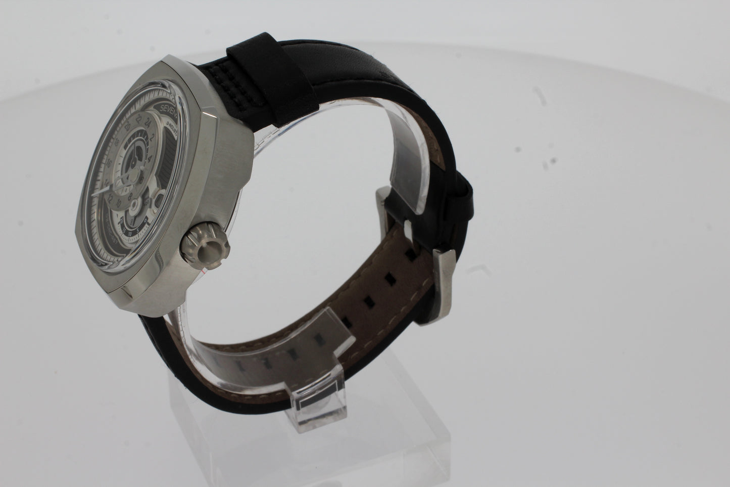 Sevenfriday Q-Series Réf.SF-Q1/01 acier transparent 44,3 x 49,7 mm, avec bracelet en cuir noir