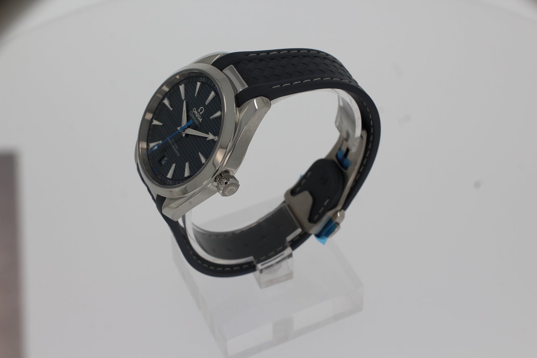 Omega Seamaster AQUA TERRA 150 M CO-AXIAL MASTER CHRONOMETER 220.12.41.21.03.002 acier bleu 41 mm, bracelet en caoutchouc gris