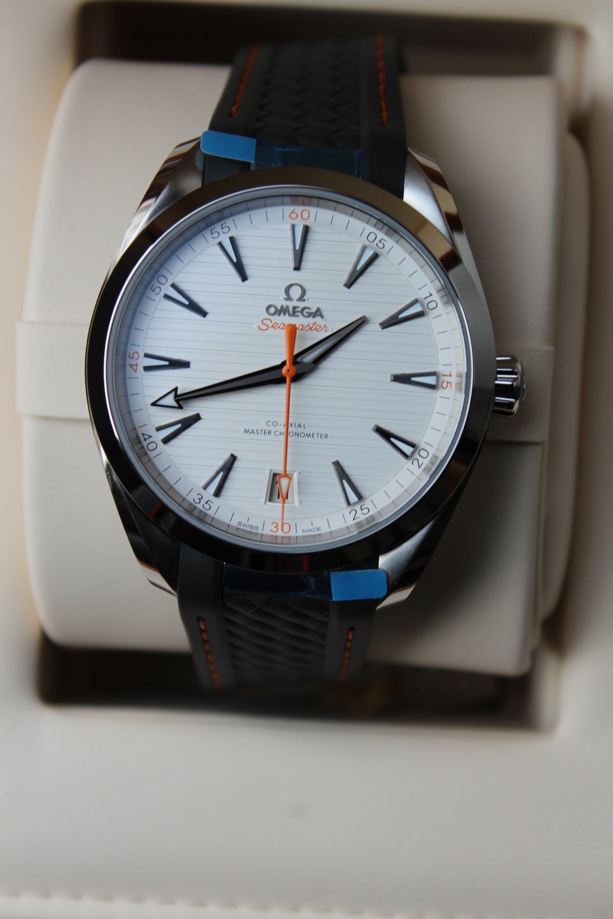 Omega Seamaster Aqua Terra Co-Axial Automatic 220.12.41.21.02.002 silver 41mm steel, gray rubber strap