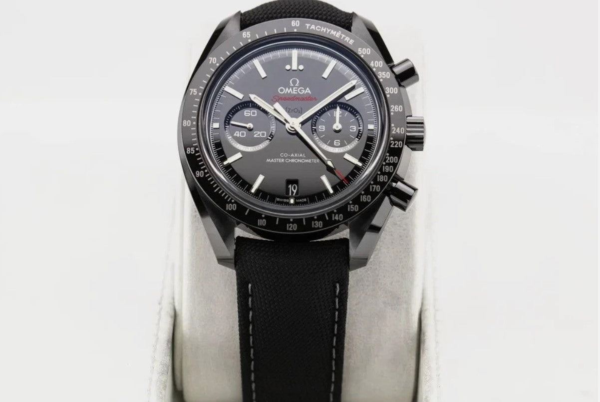 Omega Speedmaster Dark Side of the Moon 44,25 mm, schwarze Keramik mit beschichtetem Nylonarmband 31092445101002