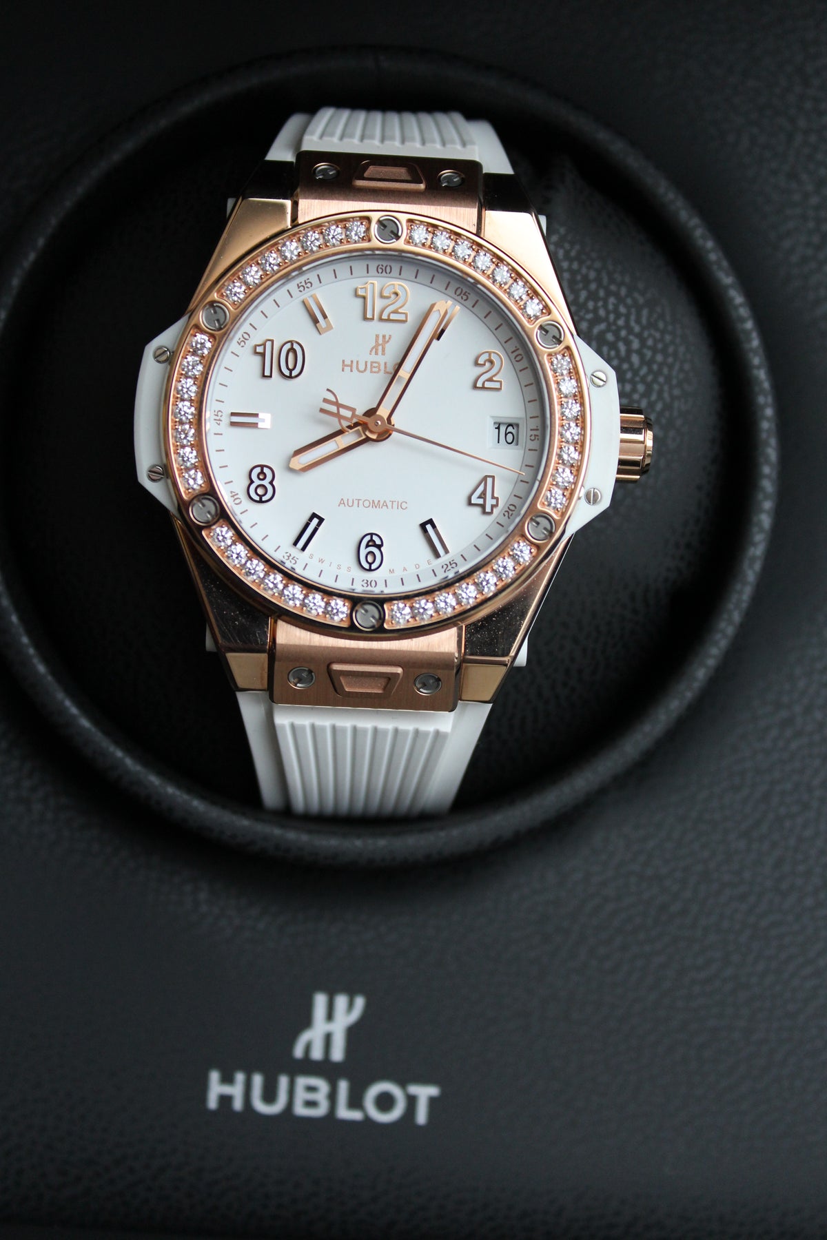 Hublot BIG BANG ONE CLICK KING GOLD WHITE DIAMONDS 39mm 465.OE.2080.RW.1204 ladies watch white