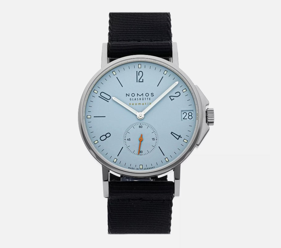 Nomos Ahoi neomatik 38 Datum sky 526