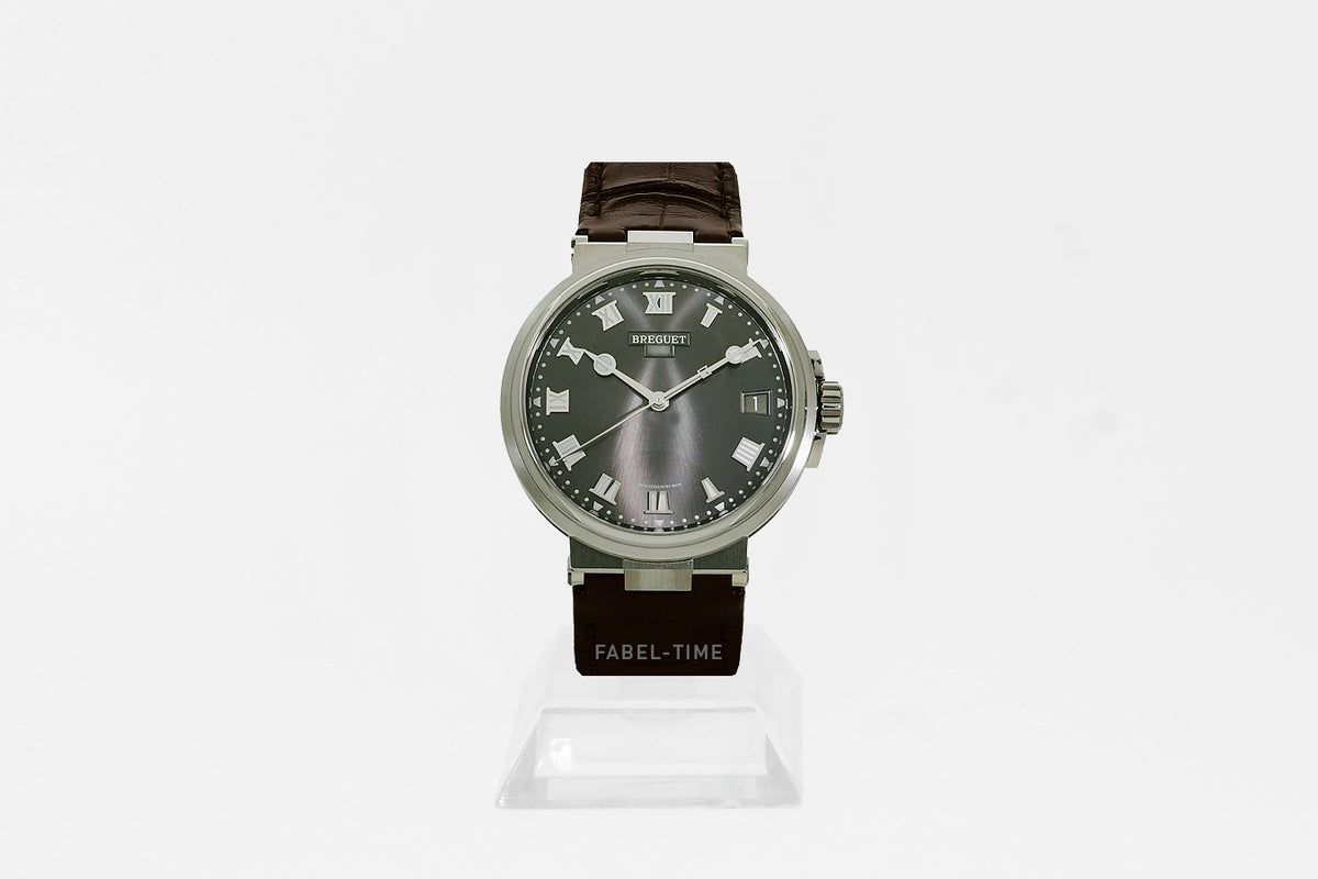 Breguet Marine 40 mm 5517TI/G2/9ZU automatic movement with date display. Silicon hairspring. Sapphire crystal case back.