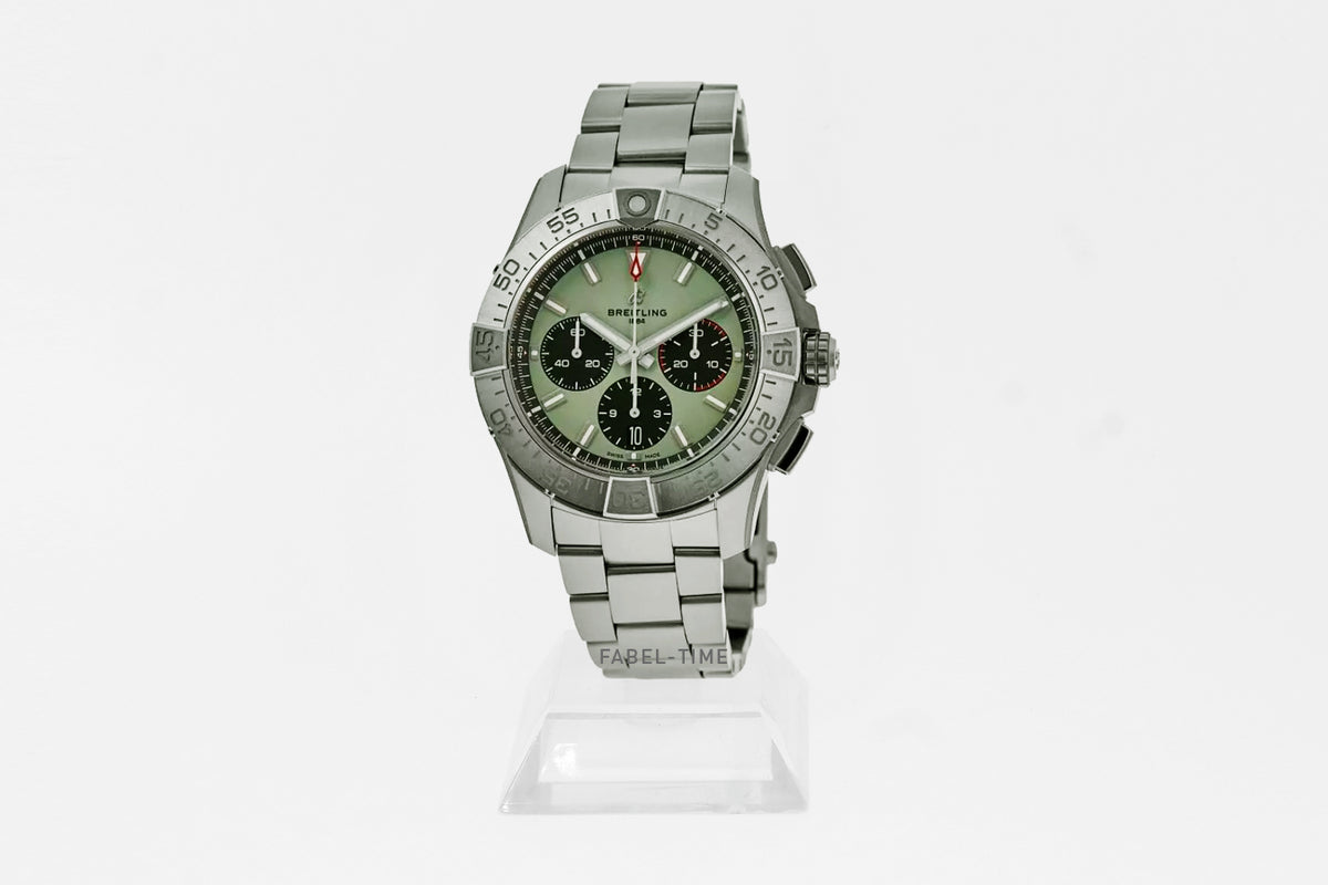 Breitling Avenger B01 Chronograph 44 AB0147101L1A1