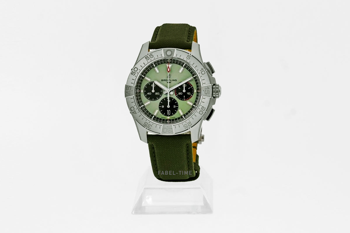 Breitling Avenger B01 Chronograph 44 AB0147101L1X1