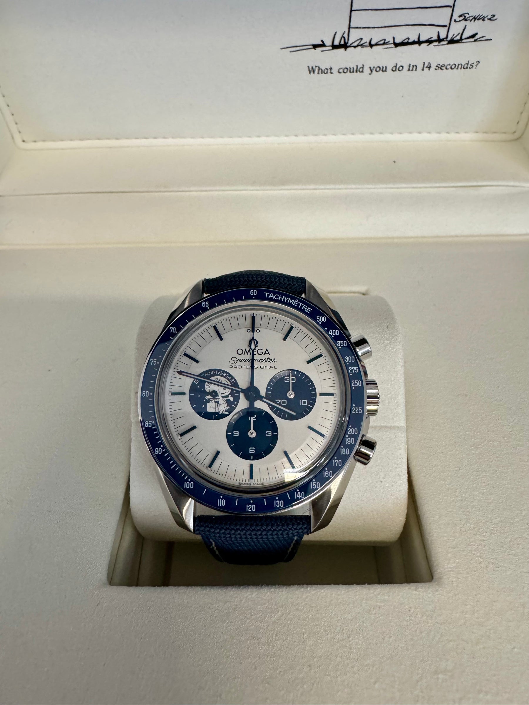 Omega Speedmaster Jubiläumsreihen 42 mm, Stahl mit Beschichtetem Nylonarmband „Silver Snoopy Award“ 50th Anniversary 31032425002001