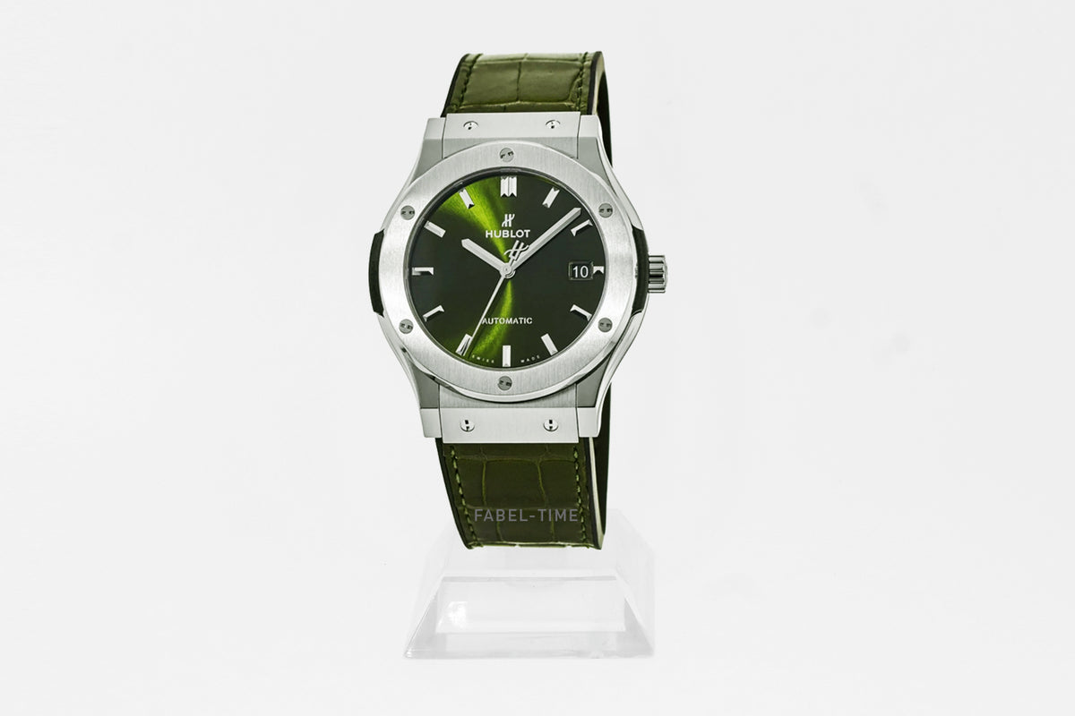 Hublot Classic Fusion Titanium Quartz 33mm Green 581.NX.8970.LR titanium ladies watch green rubber / crocodile leather