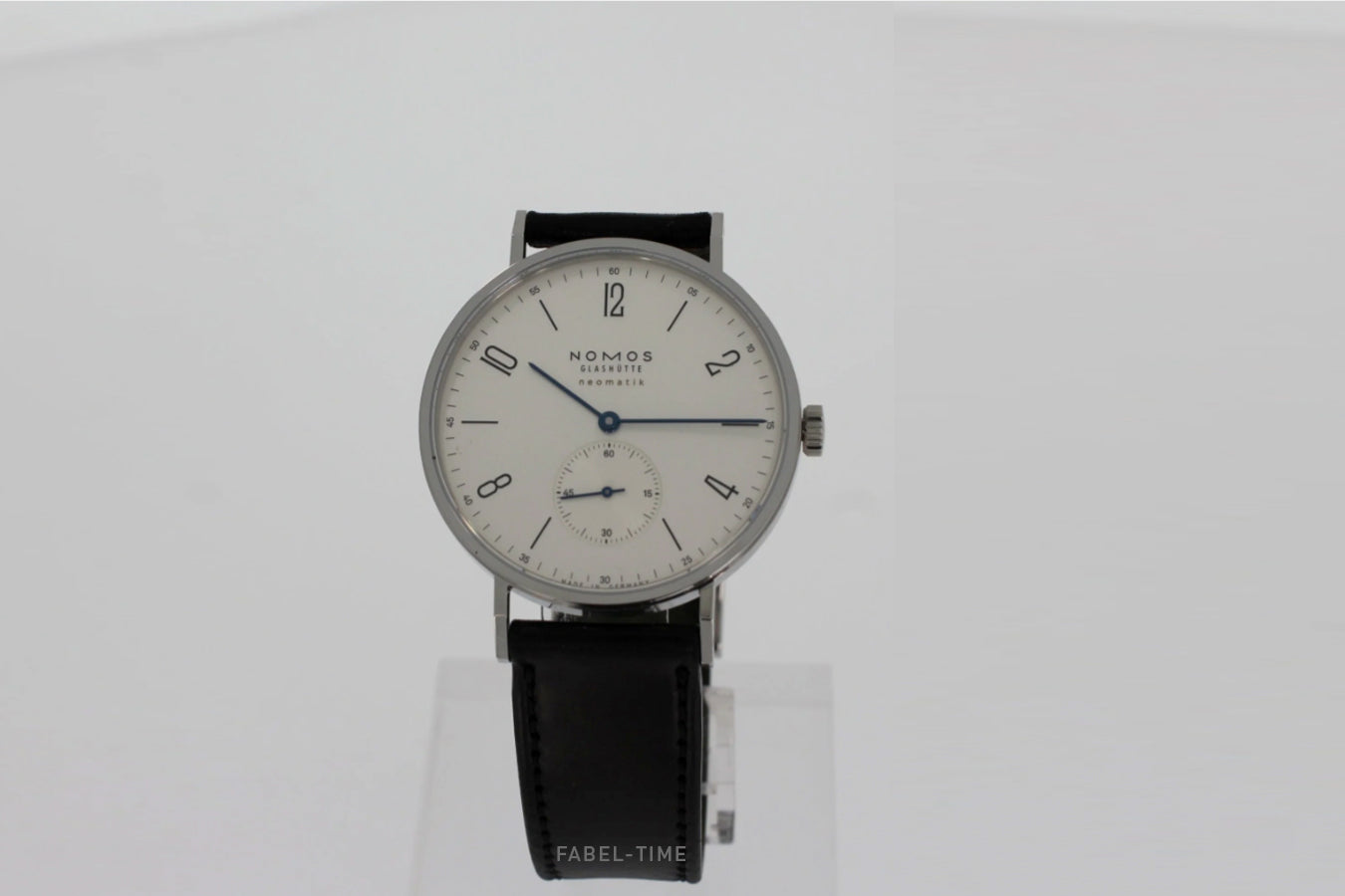 Nomos TANGENTE NEOMATIK 39 140 white with sapphire crystal bottom