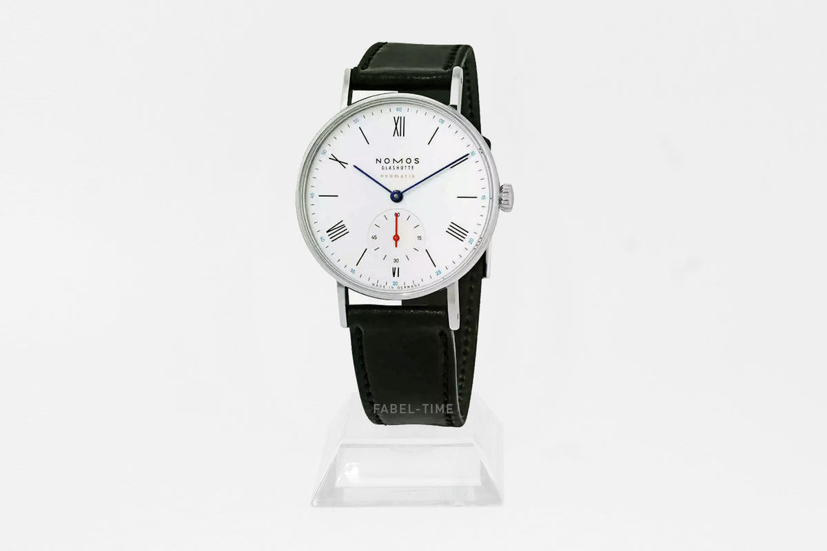 NOMOS Ludwig Neomatik 282 argent avec fond en verre saphir