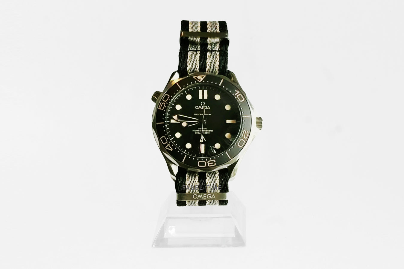 Omega Seamaster Diver 300M 42 mm, Titan mit NATO‑Armband 007 210.92.42.20.01.001