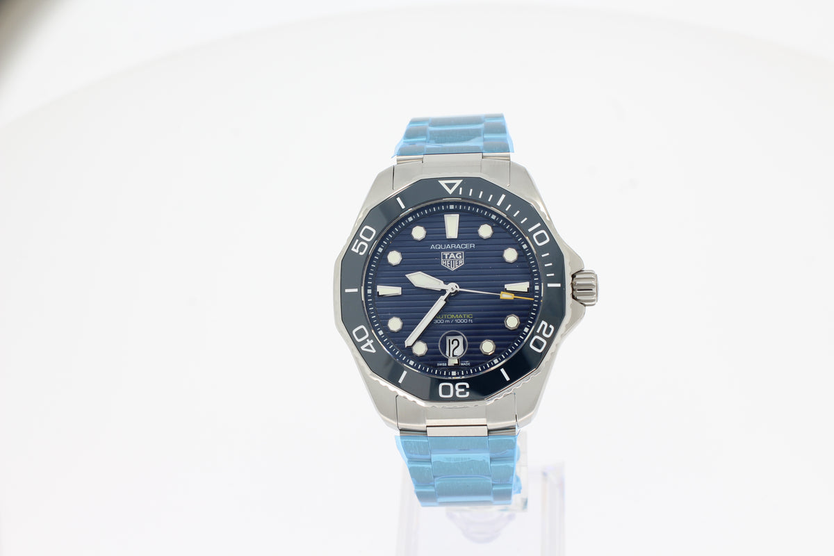 TAG HEUER AQUARACER PROFESSIONAL 300 DATE Automatic, 43 mm, stainless steel WBP201B.BA0632