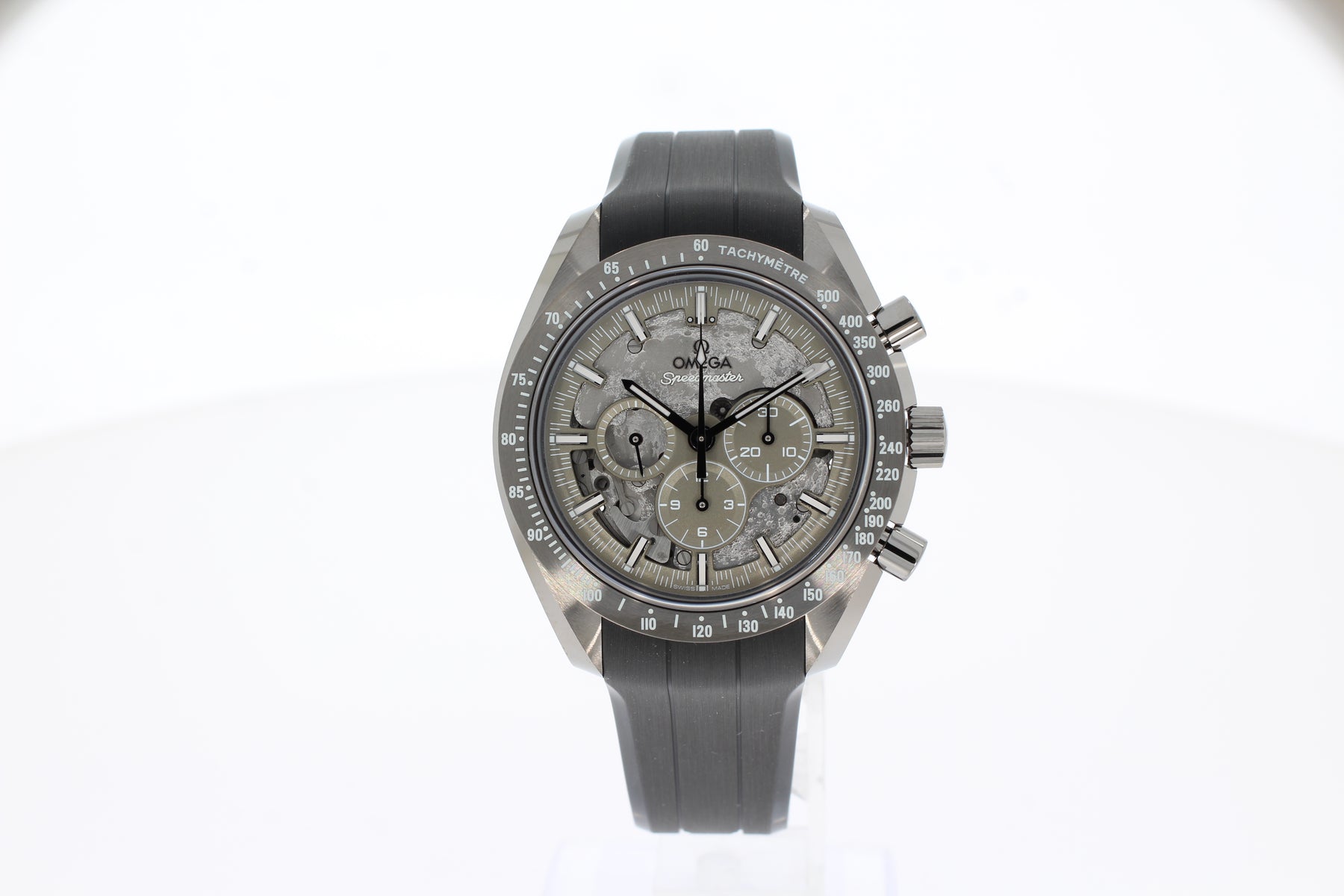 Omega Speedmaster Dark Side of the Moon 44,25 mm, graue Keramik mit Kautschukband 31092445006002