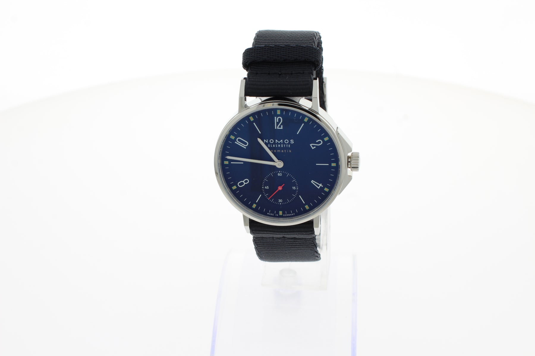 Nomos Ahoi neomatik Atlantik 567