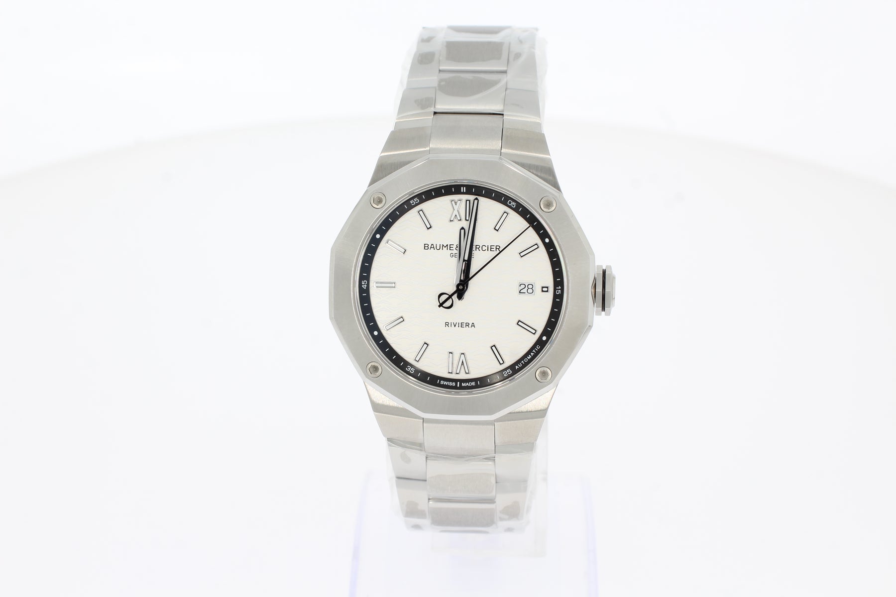 Baume & Mercier Riviera 10829 Automatikuhr, Datumsanzeige, 42 mm Stahl Zwölfeckig, weiß mit Wellendekor  M0A10829