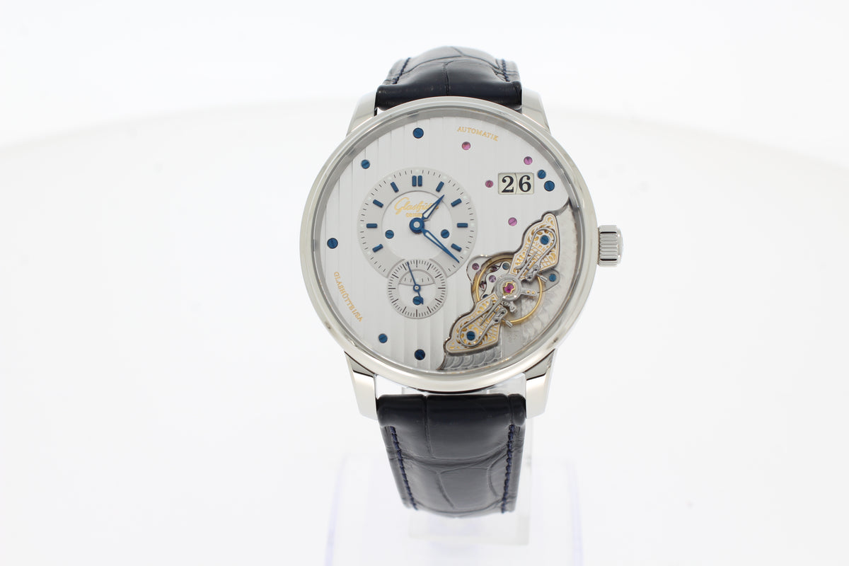 Glashütte PanoMaticInverse 19102020261 silber 42mm Edelstahl, Krokodilleder mit Faltschließe, kleine Sekunde, Panoramadatum,1-91-02-02-02-61