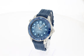 Omega Seamaster Diver 300M 42 mm, Stahl mit Kautschukband "Summer Blue" 21032422003002