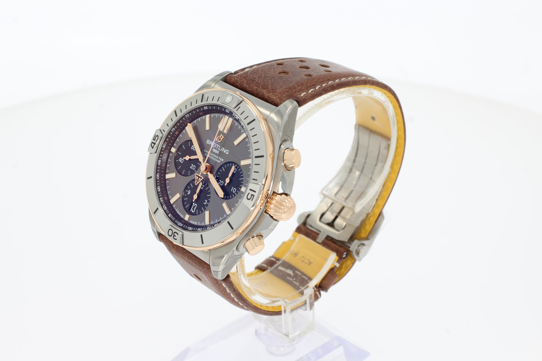 Breitling Chronomat B01 42 Triumph TB0134101M1X1
