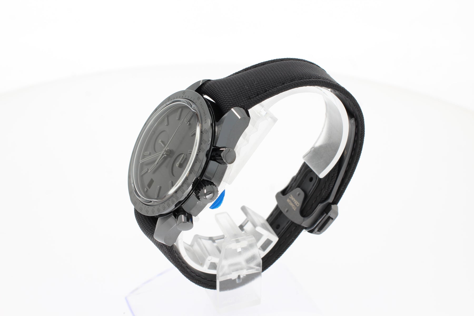 Omega Speedmaster Dark Side of the Moon 44,25 mm, schwarze Keramik mit beschichtetem Nylonarmband 31092445101003