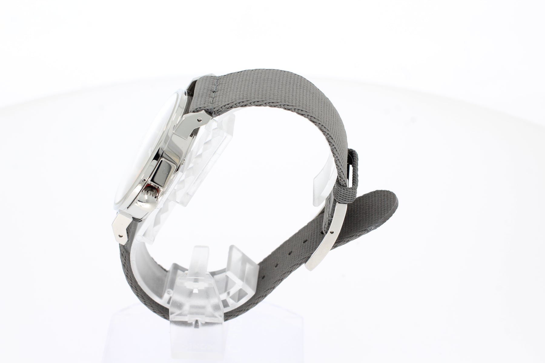 Nomos Ahoi neomatik 38 Datum sand 527