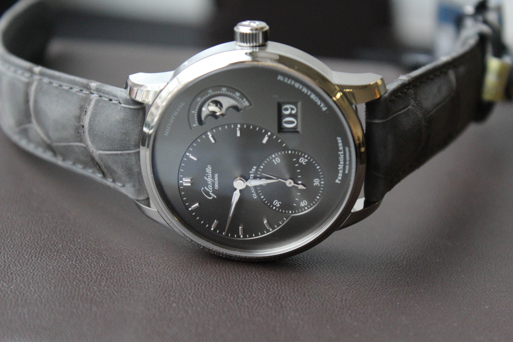 Glashütte Original PanoMaticLunar 40mm 1-90-02-43-32-62 Stainless steel case, dark grey dial, shiny silver moon