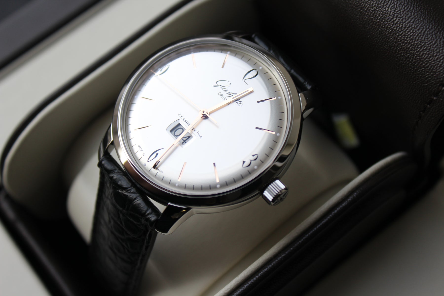 Glashütte Original Senator Sixties Panorama Date Automatic 2-39-47-01-02-04