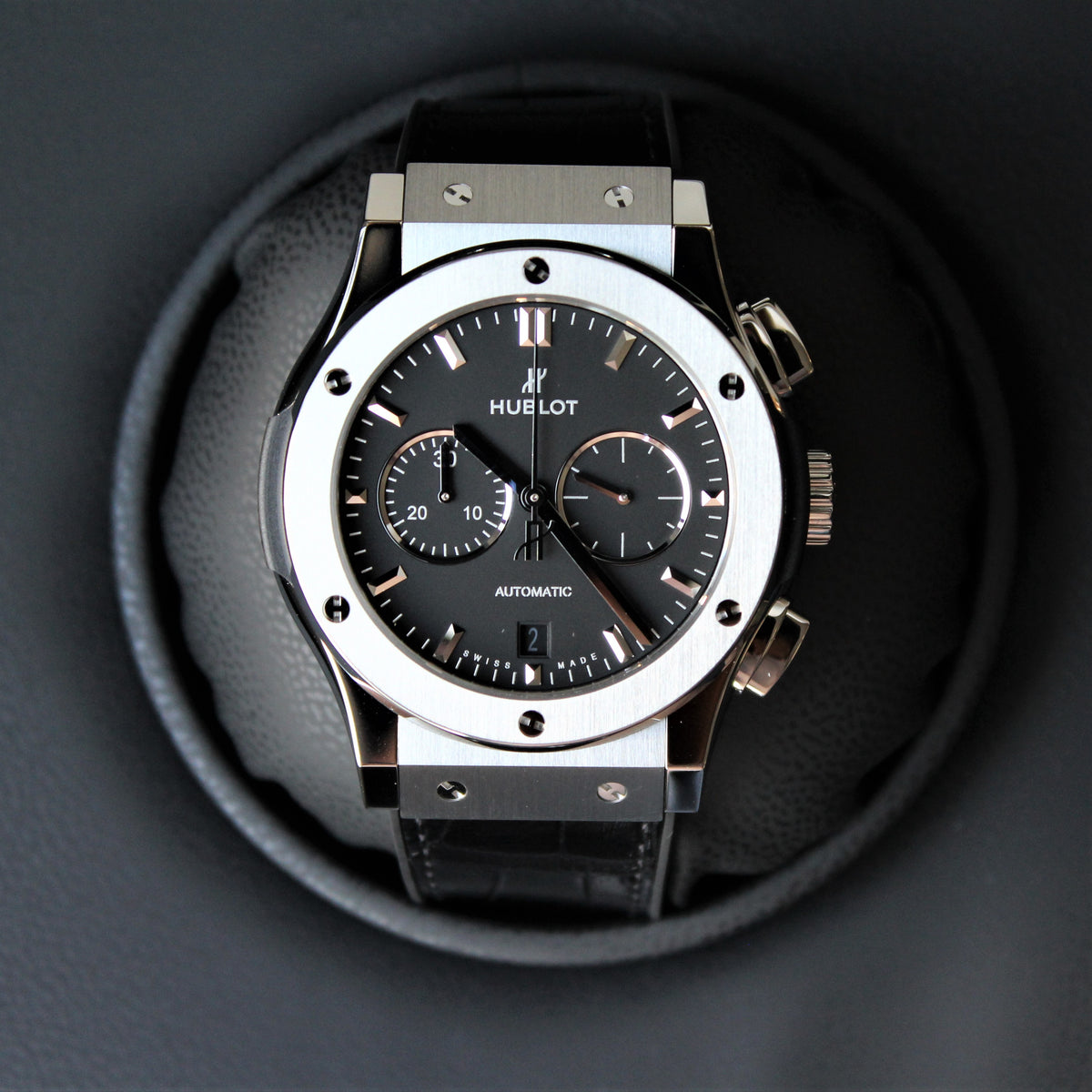 Hublot CLASSIC FUSION CHRONOGRAPH TITANIUM 42mm 541.NX.1171.LR Titan Automatik Herren Uhr